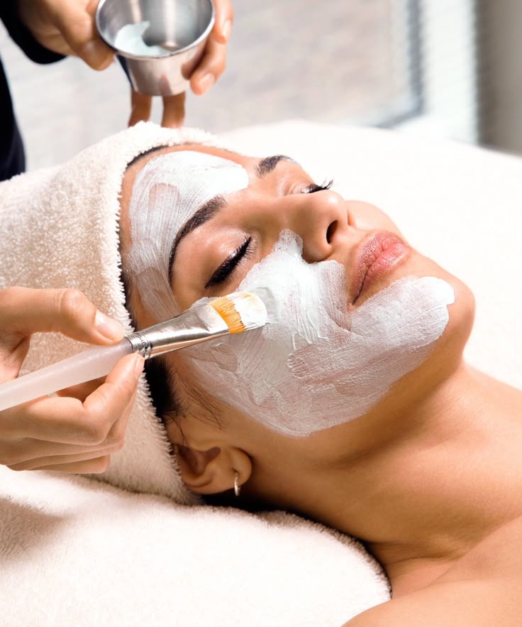 Facial recovery treatment at Pumziko Spa